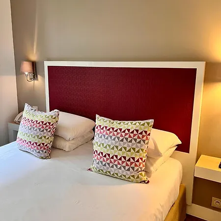 Hotel Kyriad 18 - Porte De Clignancourt - Montmartre Parigi