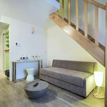 Kyriad 18 - Porte De Clignancourt - Montmartre Hotel
