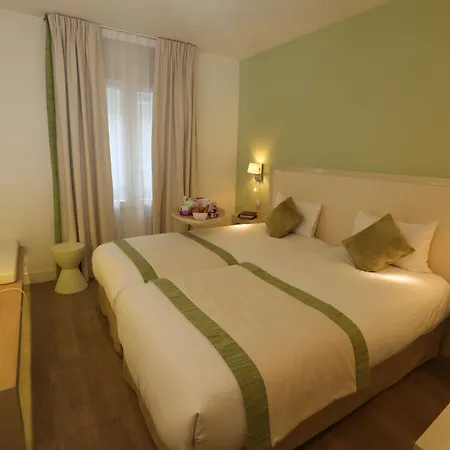 Kyriad 18 - Porte De Clignancourt - Montmartre Hotel Parigi