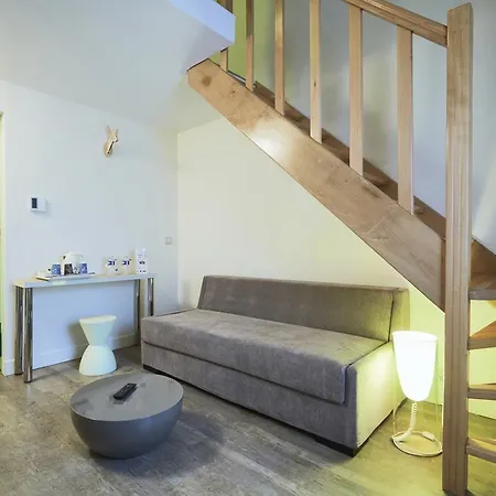Kyriad 18 - Porte De Clignancourt - Montmartre Hotel 3*