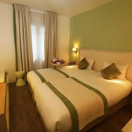 Kyriad 18 - Porte De Clignancourt - Montmartre Hotel Parigi