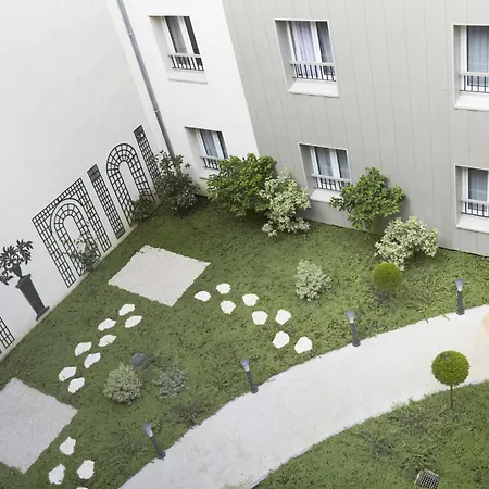 Kyriad 18 - Porte De Clignancourt - Montmartre Hotel