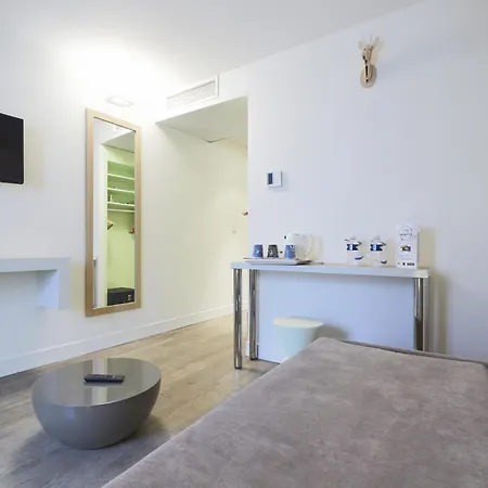 Kyriad 18 - Porte De Clignancourt - Montmartre Hotel Parigi