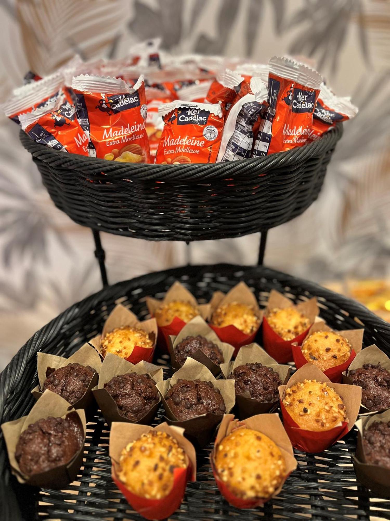 Hotel Kyriad 18 - Porte De Clignancourt - Montmartre Parigi