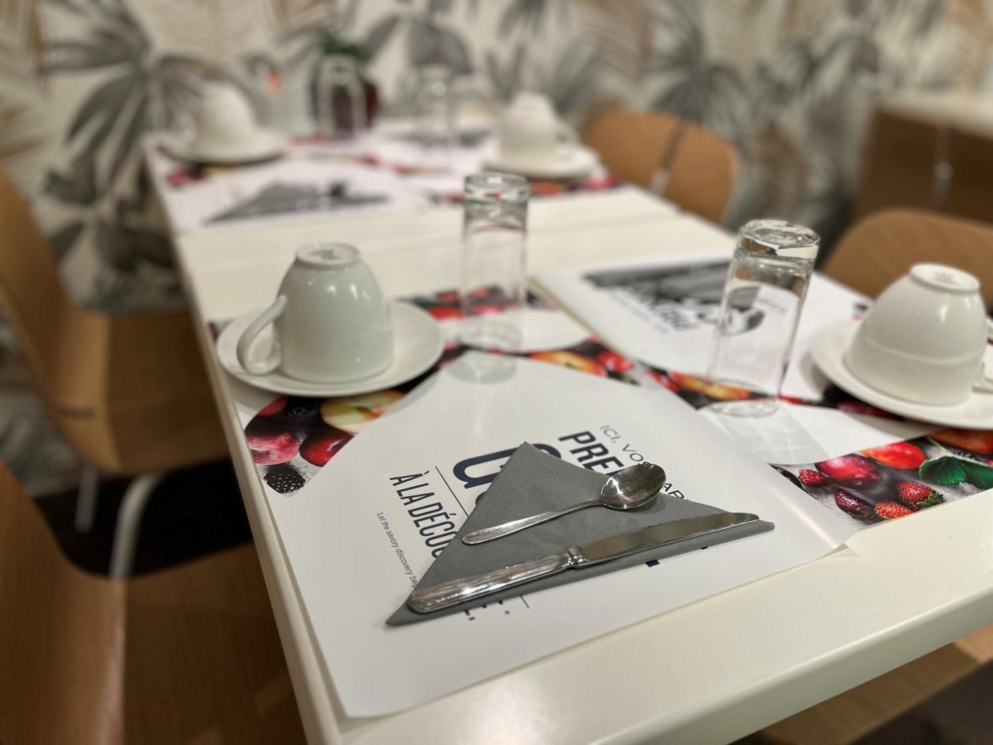 Hotel Kyriad 18 - Porte De Clignancourt - Montmartre Parigi