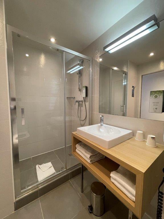 Hotel Kyriad 18 - Porte De Clignancourt - Montmartre Parigi