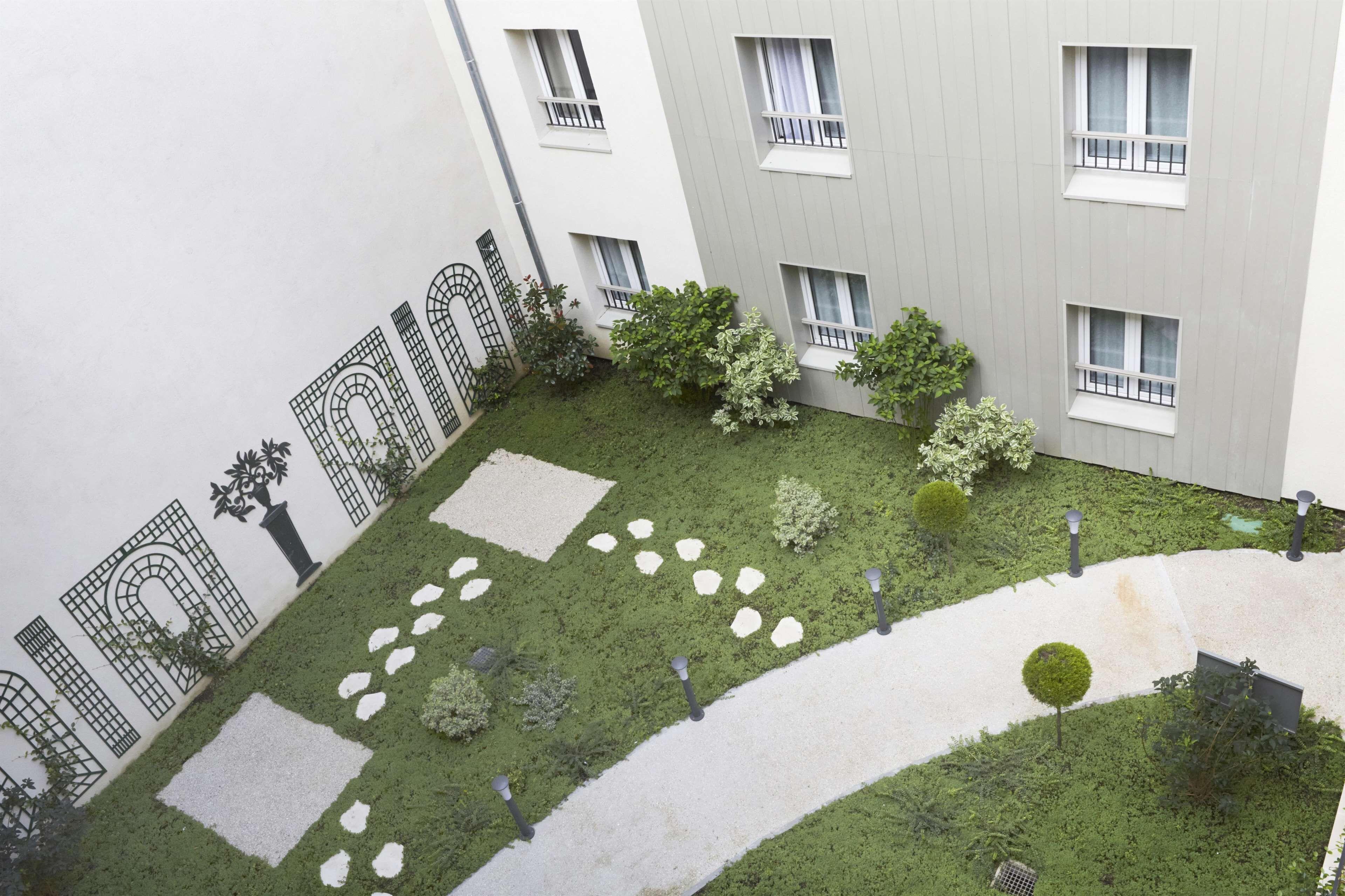 Kyriad 18 - Porte De Clignancourt - Montmartre Parigi