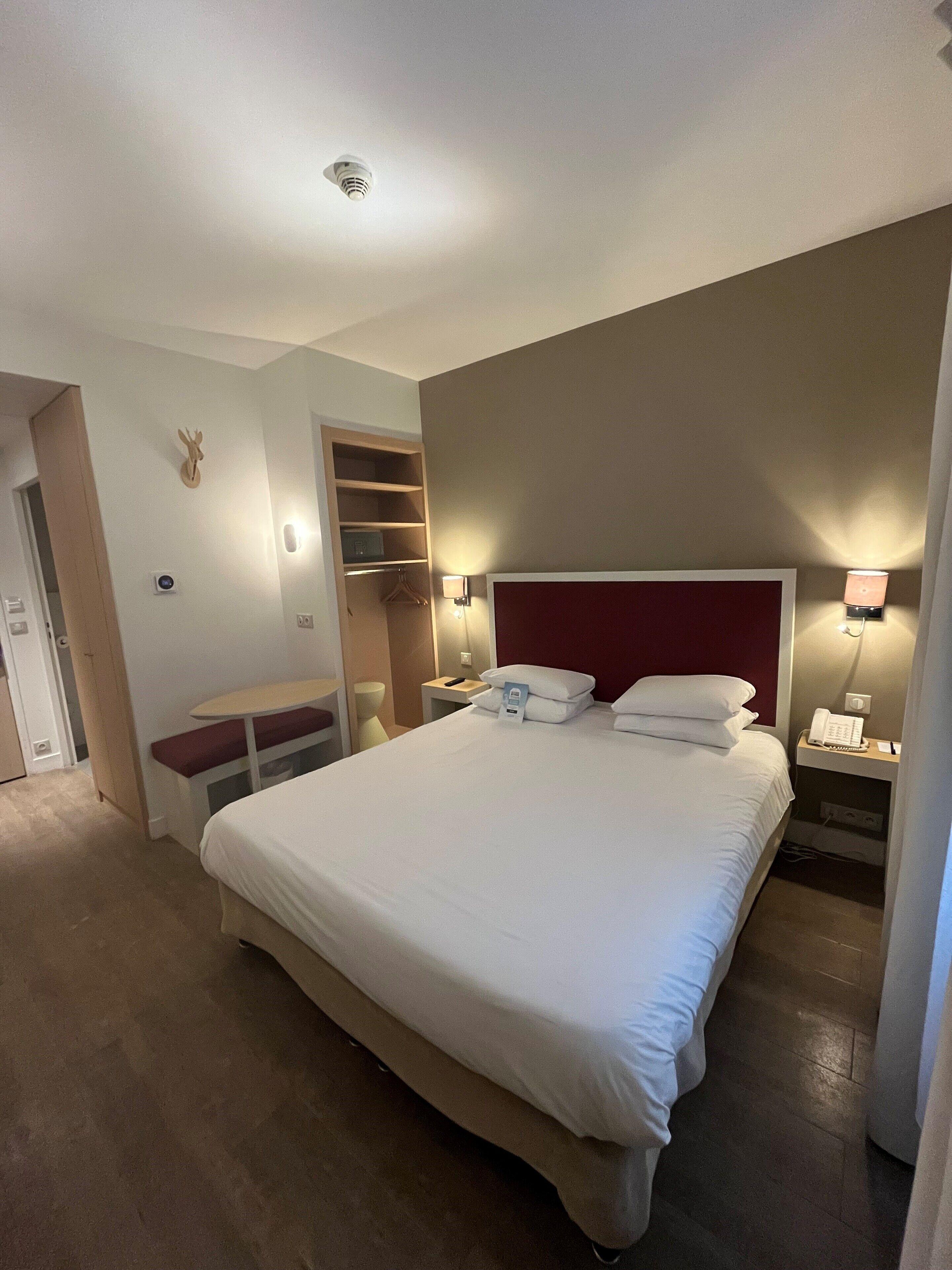 Kyriad 18 - Porte De Clignancourt - Montmartre Hotel