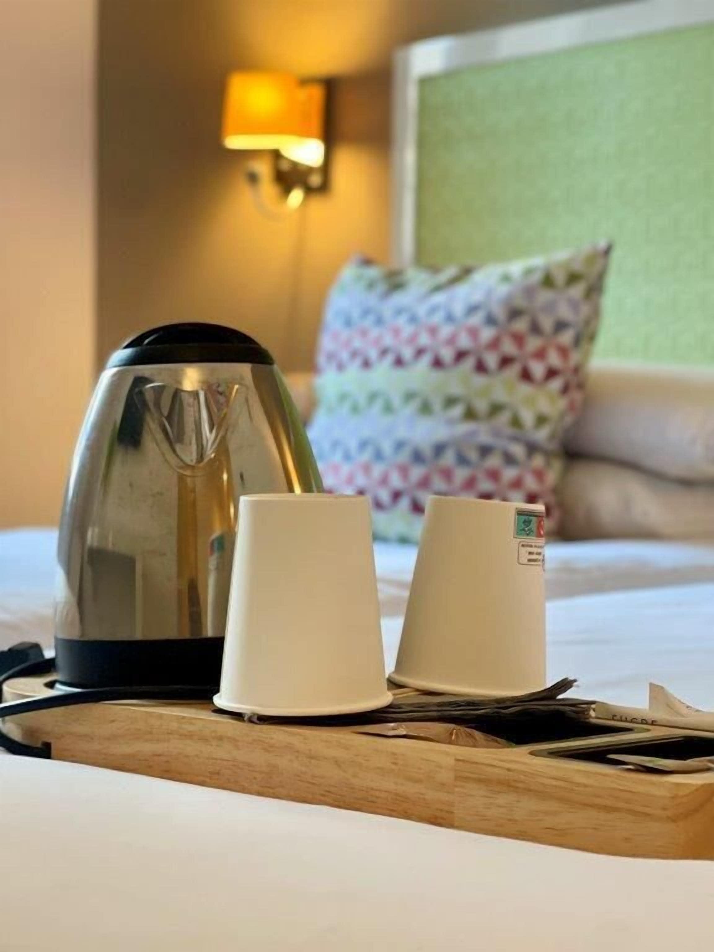 Hotel Kyriad 18 - Porte De Clignancourt - Montmartre Parigi