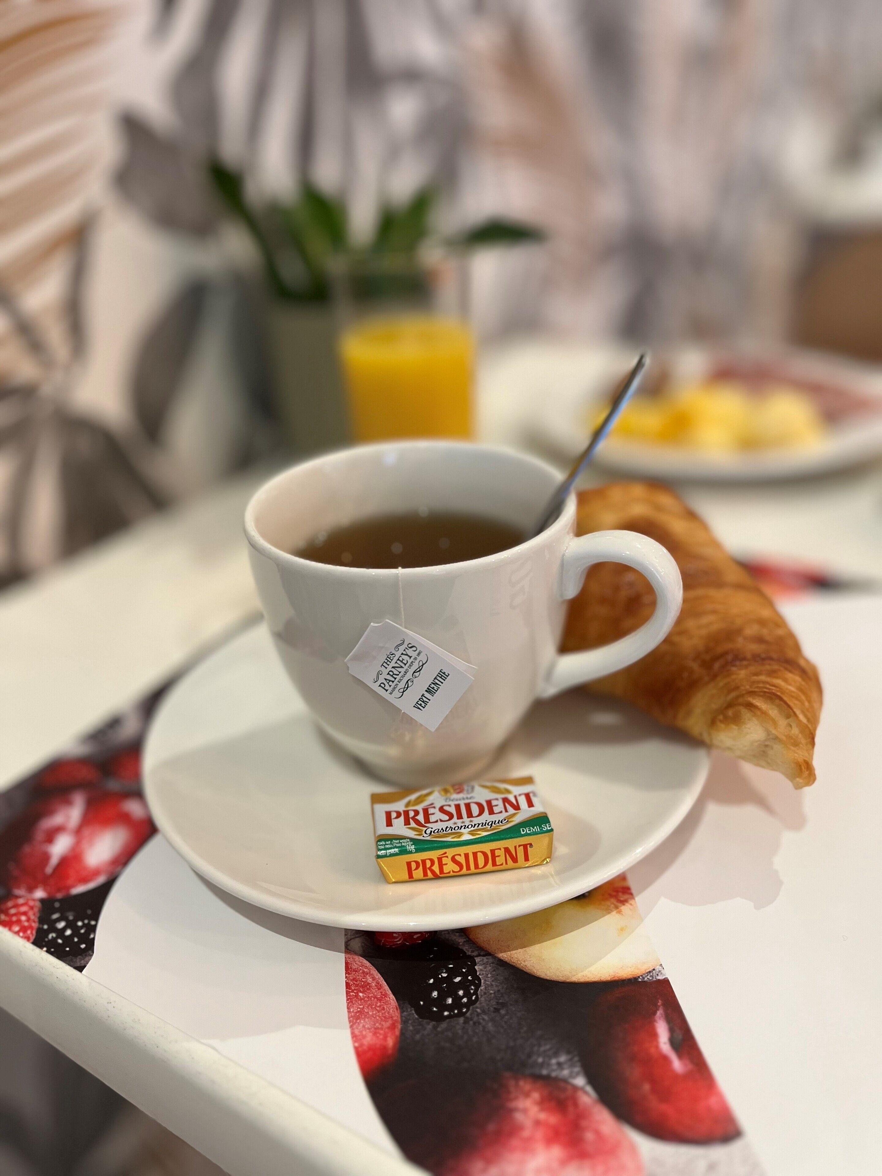Hotel Kyriad 18 - Porte De Clignancourt - Montmartre Parigi