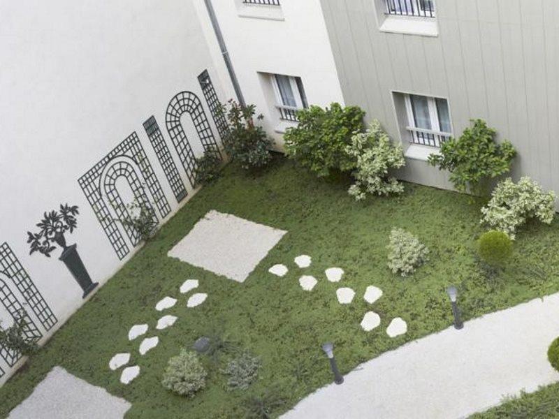 Kyriad 18 - Porte De Clignancourt - Montmartre Parigi