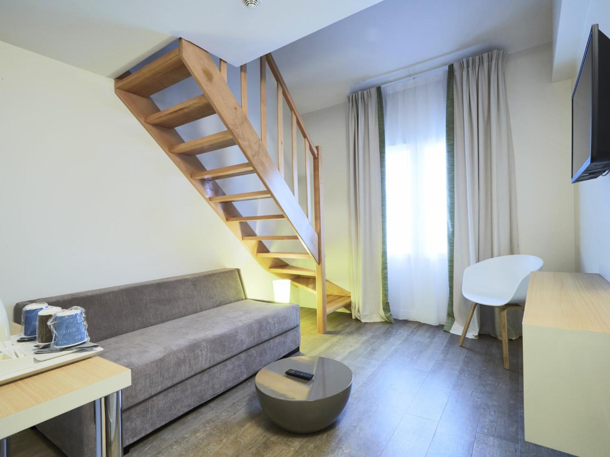 Kyriad 18 - Porte De Clignancourt - Montmartre Hotel